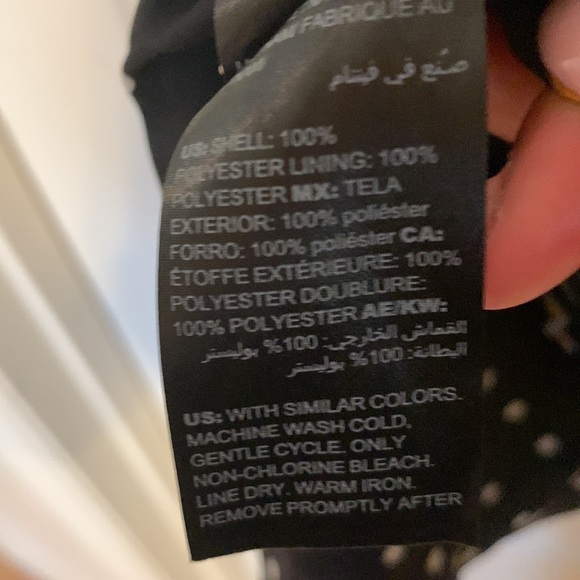 White House Black Market sleeveless blouse - Picture 7 of 12